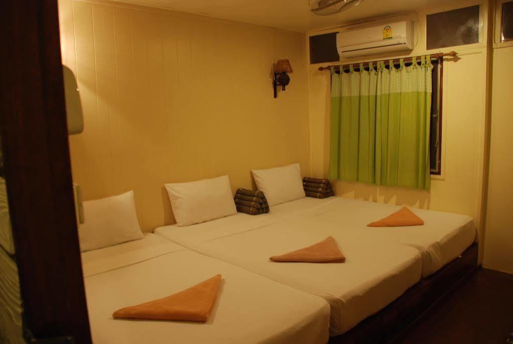Hostel Pp October House Phi Phi Don Exteriér fotografie