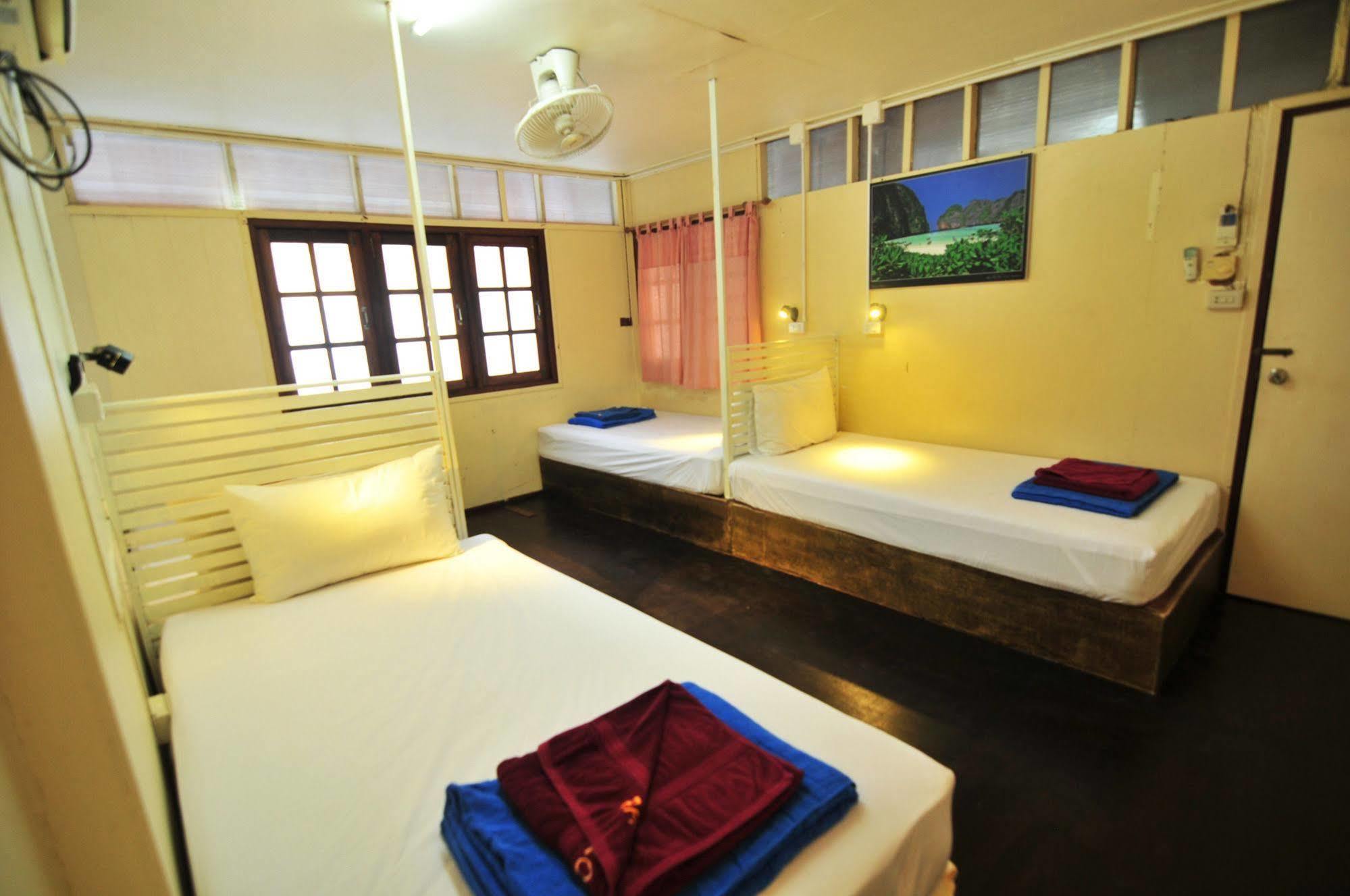Hostel Pp October House Phi Phi Don Exteriér fotografie